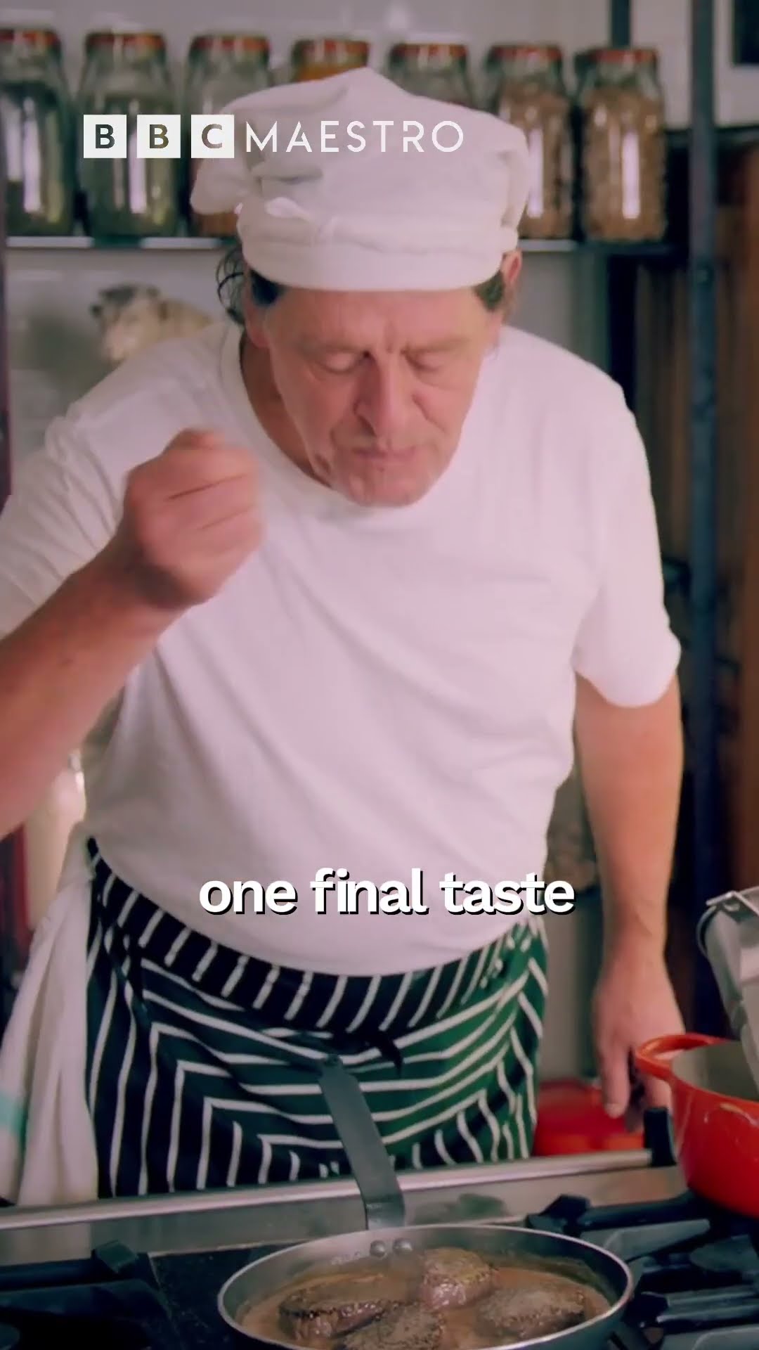 Marco Pierre White prepares perfectly made steak au poivre